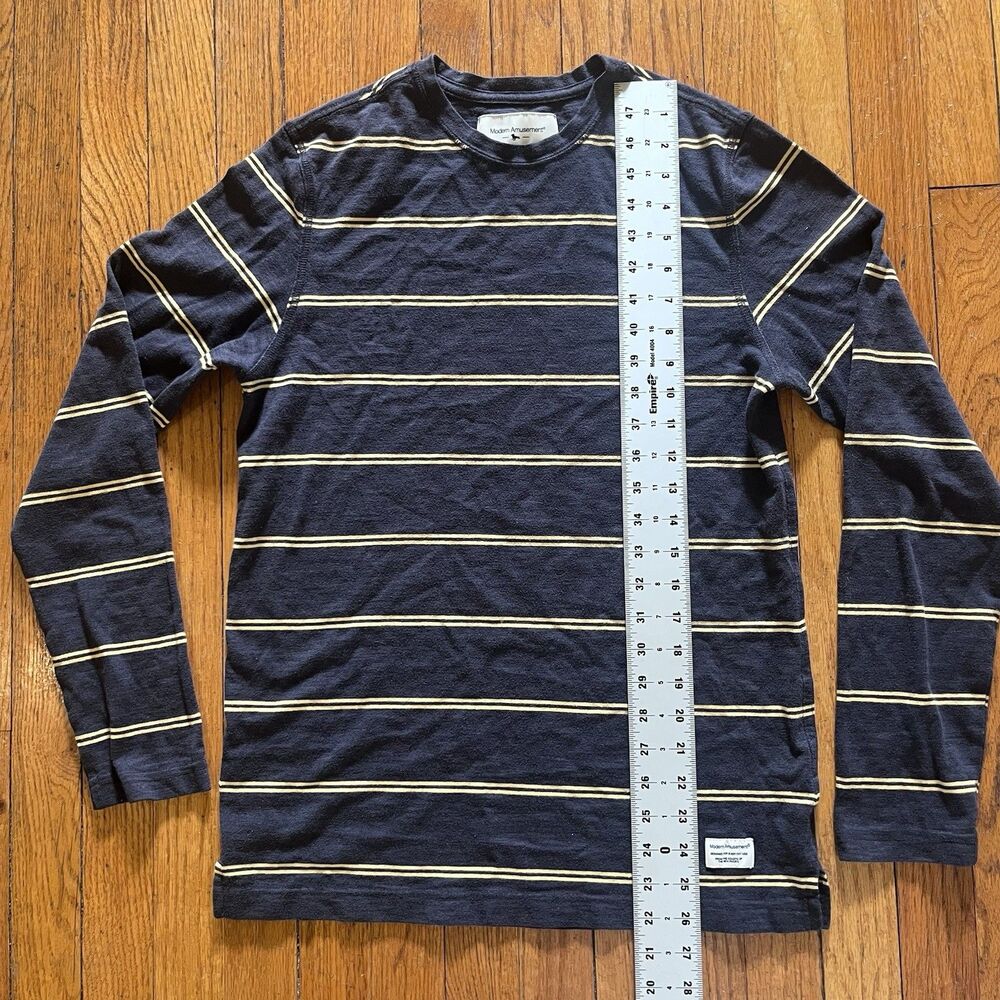 Modern Amusement Mens Long Sleeve Pullover Shirt Size Small - Picture 4 of 9